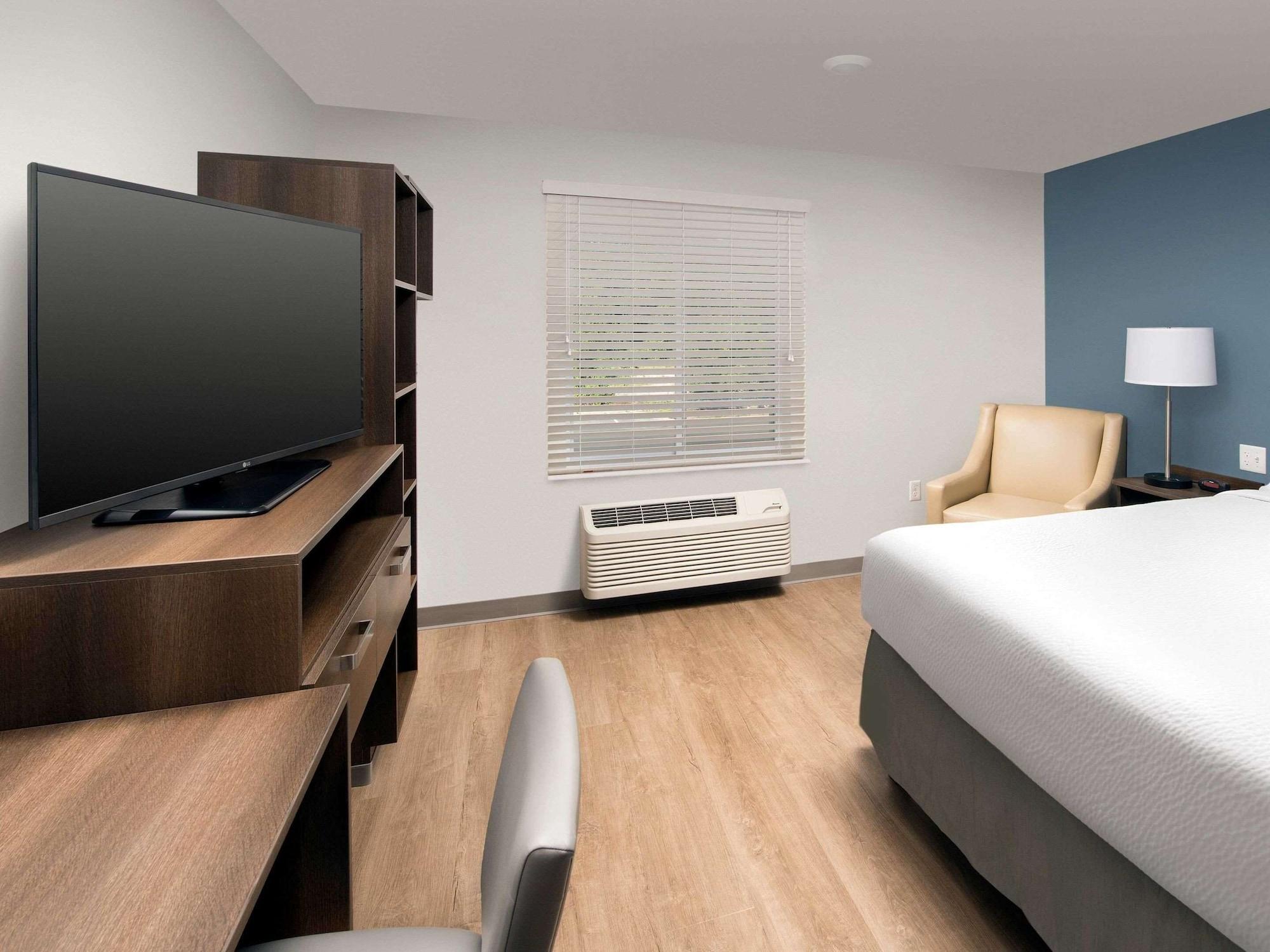 Suburban Studios Watford City Zewnętrze zdjęcie