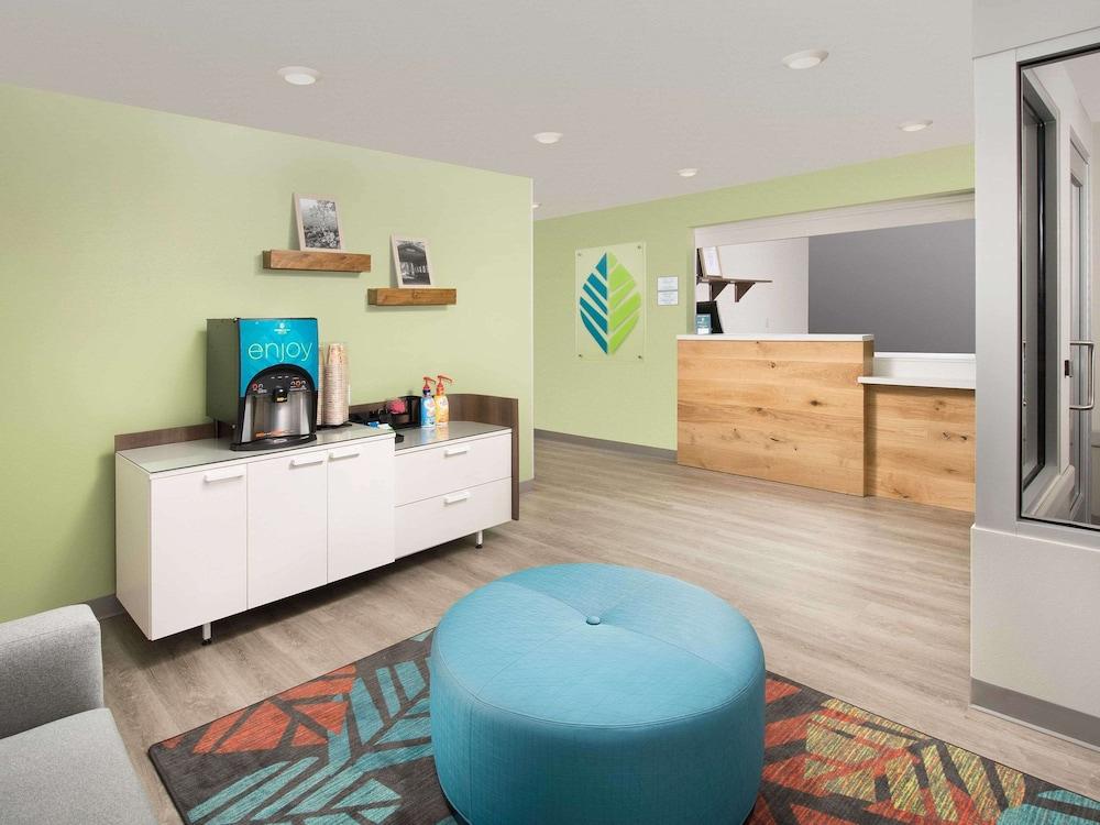 Suburban Studios Watford City Zewnętrze zdjęcie